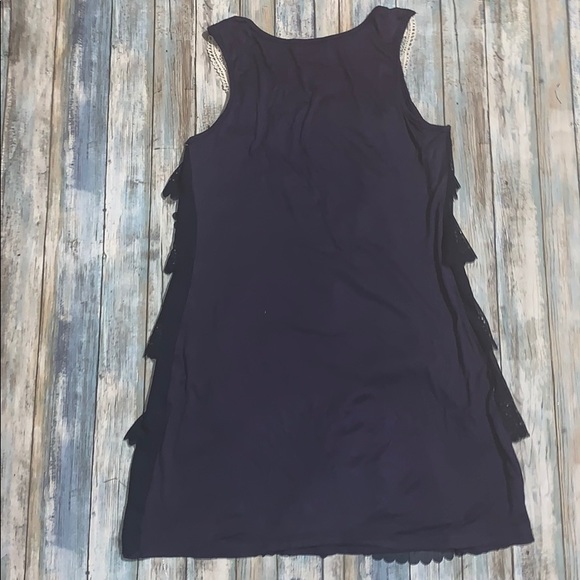 Tiered overlay sleeveless top - Picture 2 of 3